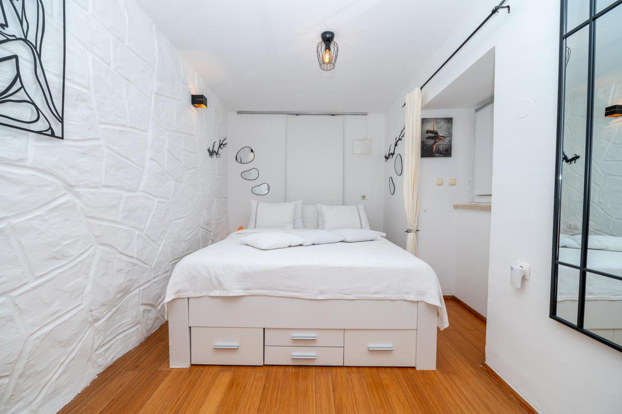 Apartments Vitoria Mali Lošinj Kültér fotó